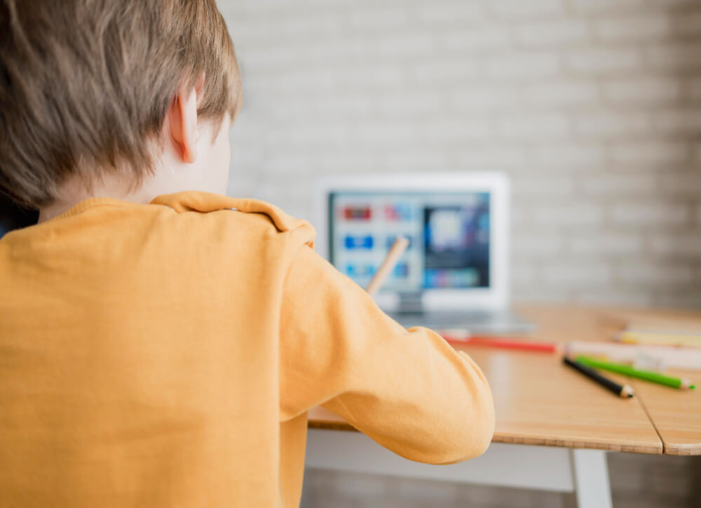 Scratch : ce qu'il faut savoir sur le langage de programmation graphique éducatif pour les enfants
